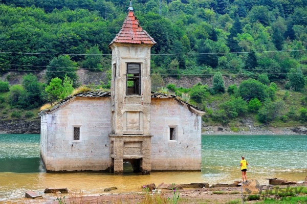 _HUS9889